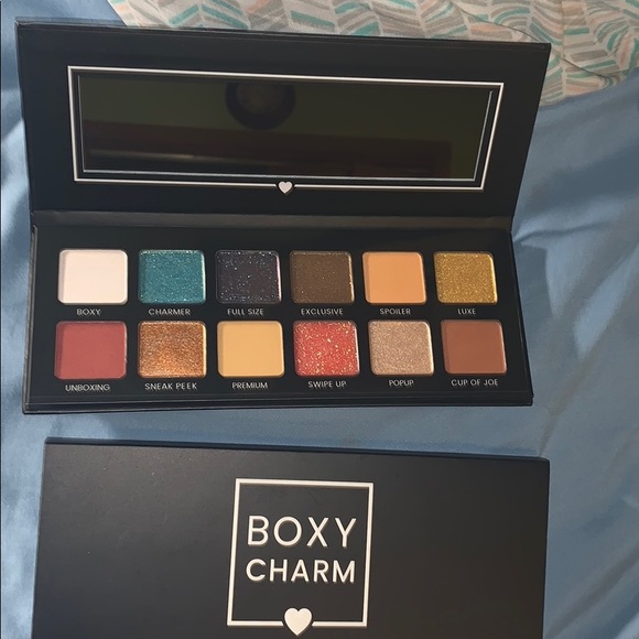 ๐๐ BOXYCHARM - HELLO, CHARMER Palette ๐จ๐๐ - Picture 3 of 4